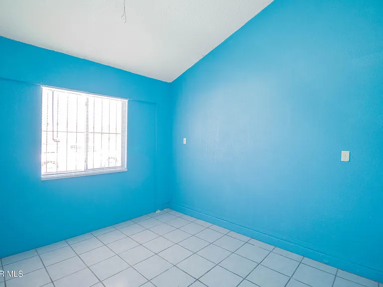 12056 Bellows Ct — Photo 31