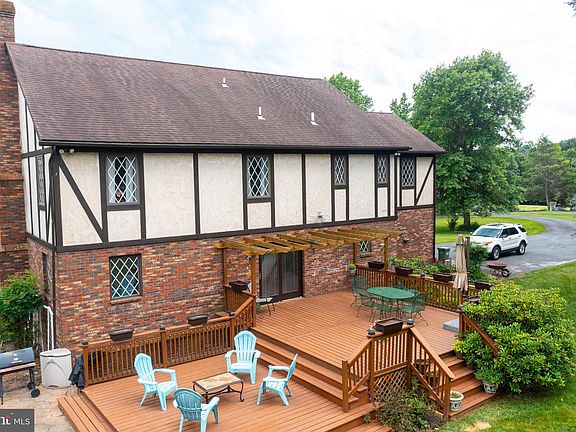 3rd image of 2300 Kings Arms Dr