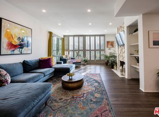 17711 Margate St APT 211, Encino, CA 91316