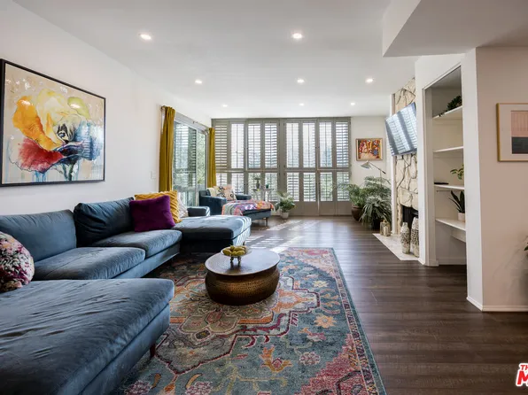 17711 Margate St APT 211, Encino, CA 91316