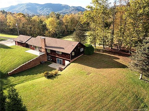 3rd image of 63 Hampshire Ln