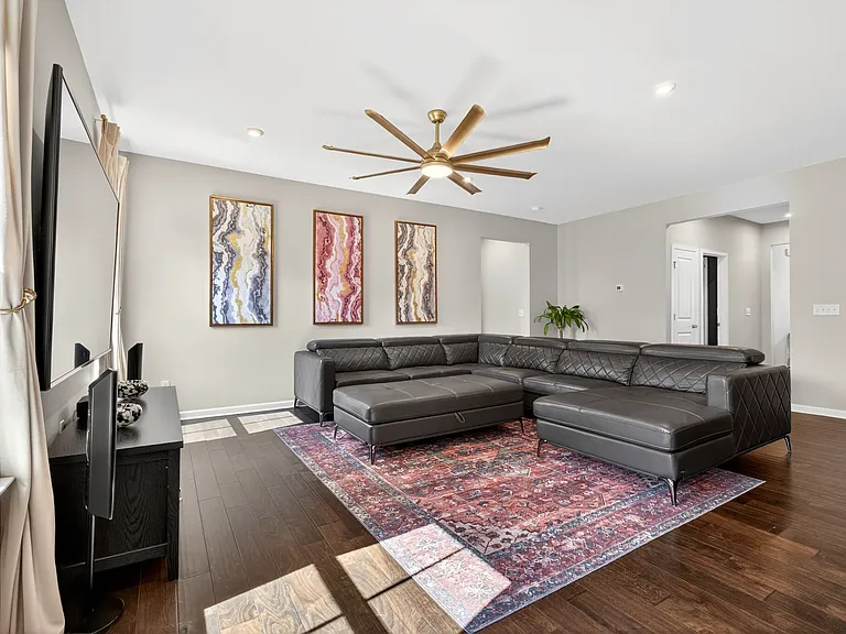 6794 Falls Ridge Ln — Photo 21