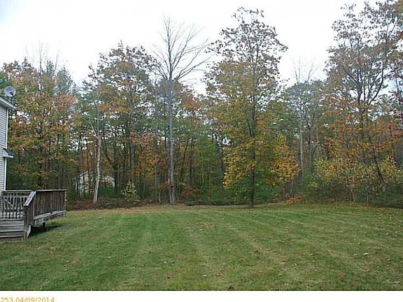 3rd image of 24 Oakwood Dr