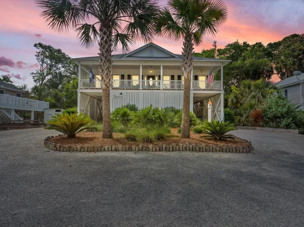 1604 Jungle Rd, Edisto Island, SC 29438