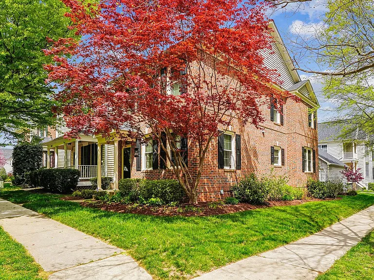 217 Highland Ridge Ave — Photo 1