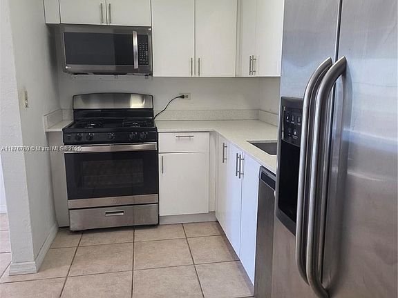 3rd image of 6900 N Kendall Dr APT A310