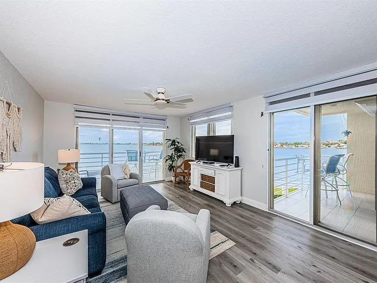 6105 Bahia Del Mar Cir #287 — Photo 12