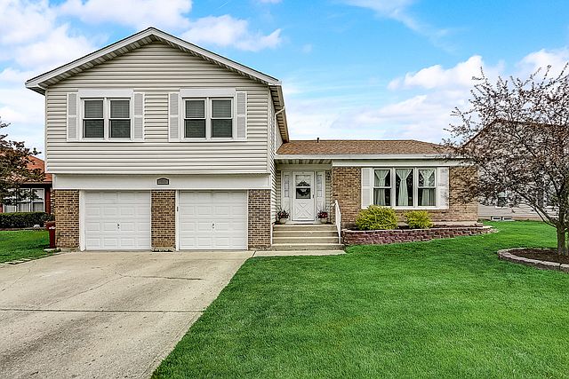 1st image of 18 Brian Dr