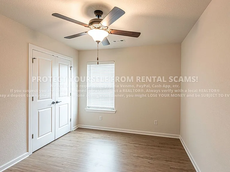 142 N Broyles Ave — Photo 14