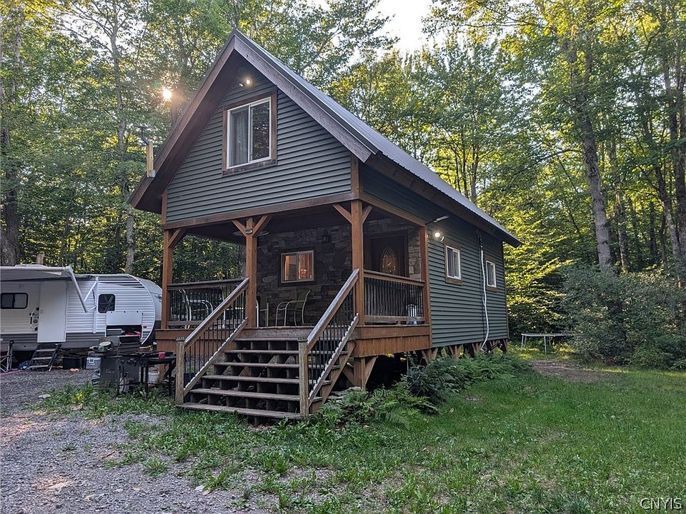 1st image of 33 Pennock Creek Dr