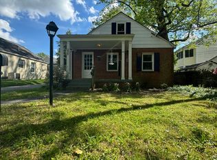 5520 Greentree Rd, Bethesda, MD 20817