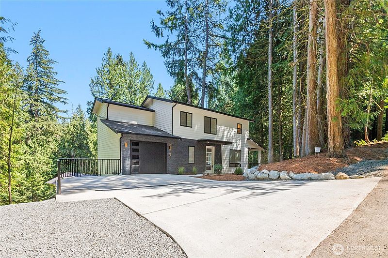 2nd image of 7 Maple Court