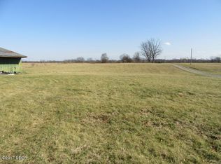 17244 N Angling Ln, Mount Vernon, IL 62864