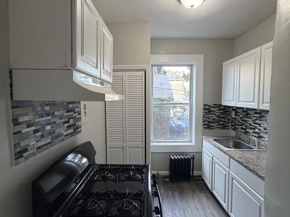 103 4th Ave APT 104