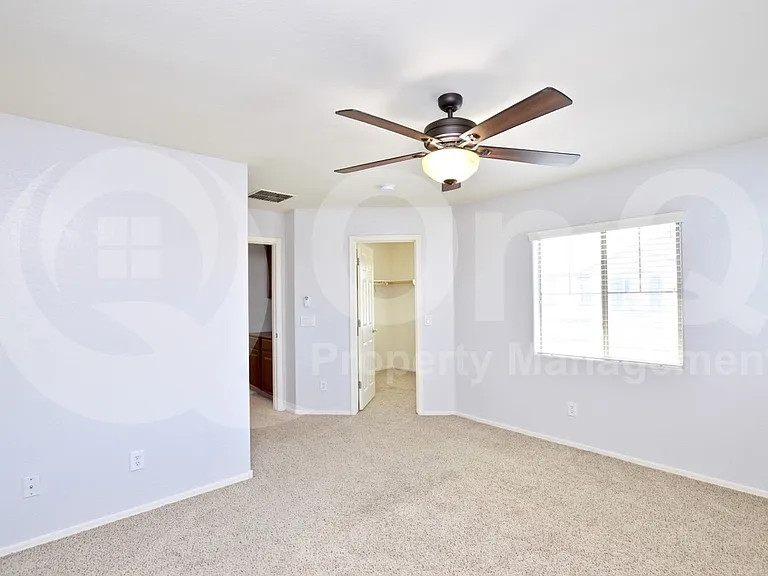 553 N Ranger Trl — Photo 18