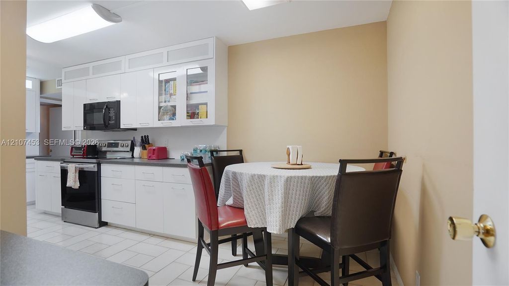 111 N Pompano Beach Blvd APT 304, photo 7