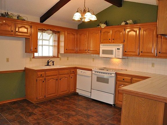 4th image of 1603 College Ave