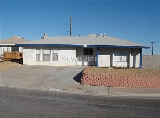 1st image of 220 Garden Ct