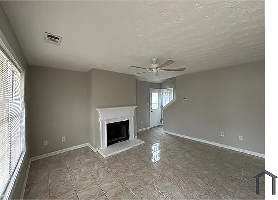3 bed, 1500 sqft, $2,500 — Photo 3