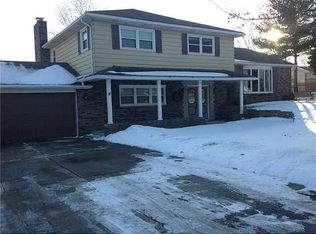 1043 Schreier Rd, Rossford, OH 43460