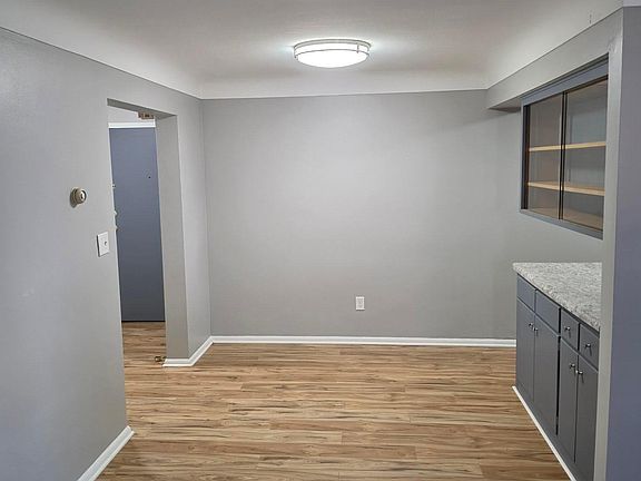 5th image of 4445 Chowen Ave S