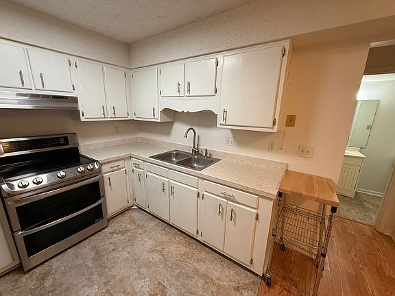 4th image of 537A Schneider Dr