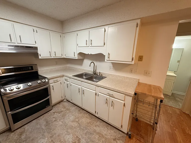 537A Schneider Dr — Photo 4