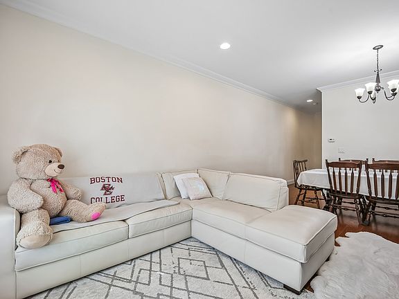 4th image of 39 Grove St #B