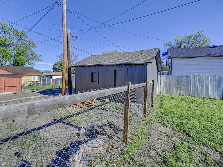 235 E Cornell Ave — Photo 20