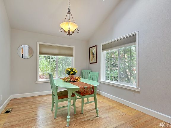 5th image of 12711 10th Ave NE