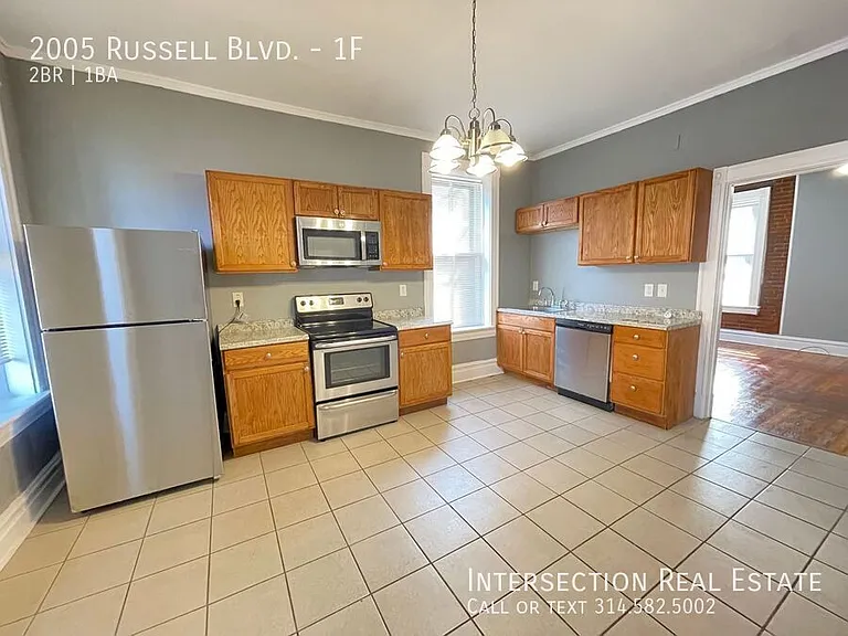 2005 Russell Blvd #1F — Photo 14
