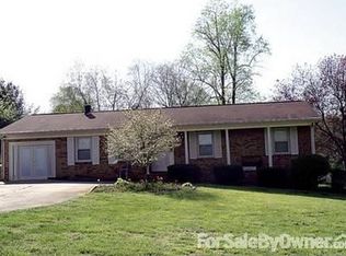 4695 Queens Rd, Hickory, NC 28602