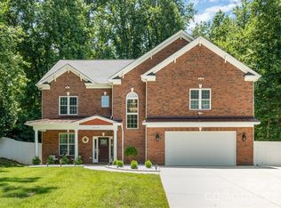 8418 Knollwood Cir, Charlotte, NC 28213