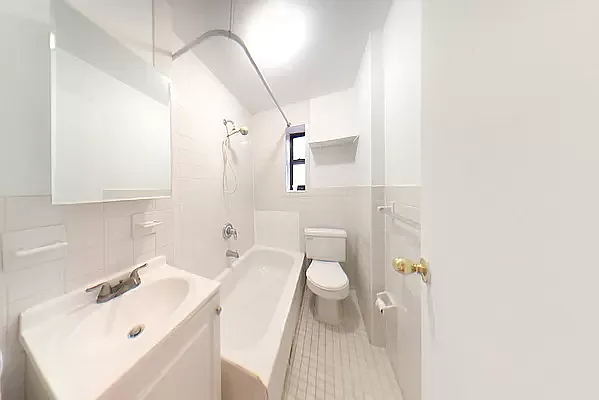 Rented by J Misrahi Realty Corp | media 4