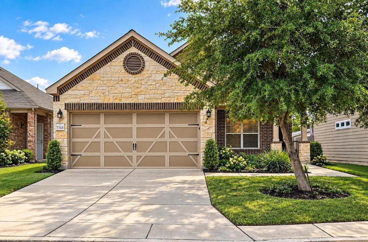 4 bed, 2.0 bath, 1527 sqft, $1,895 — Photo 1