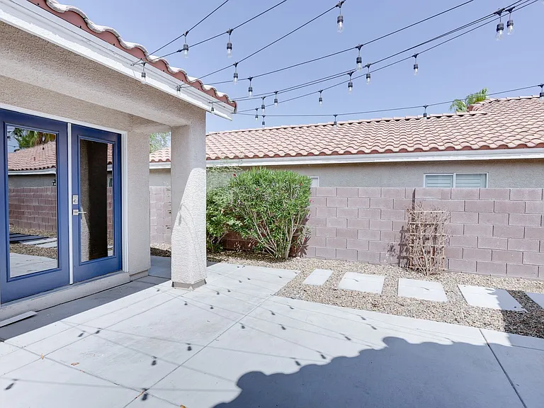 1088 Snow Roof Ave — Photo 36