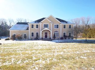 8 Chapman Pl, Redding, CT 06896