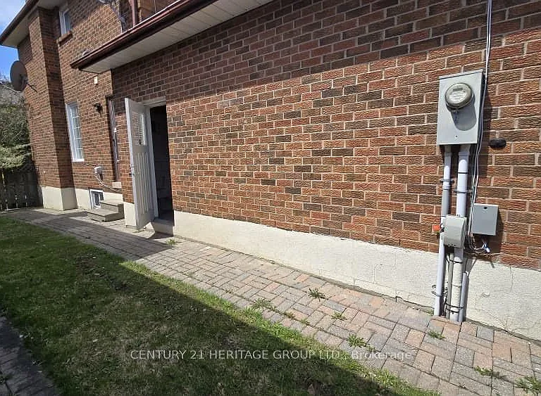 9 Addison St #BASEMENT — Photo 3