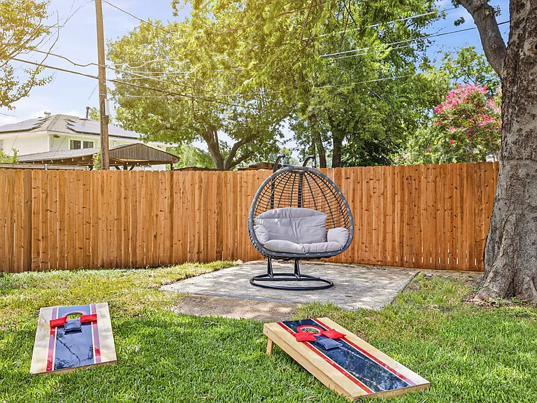 1213 Dalhart Dr — Photo 26