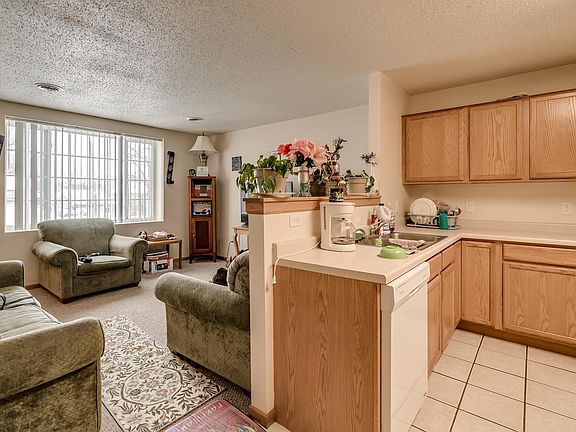4th image of 240 James Ave