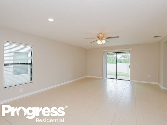 3rd image of 838 Chatham Walk Dr