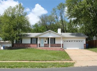 3 Gray Brooke Ln, Florissant, MO 63031