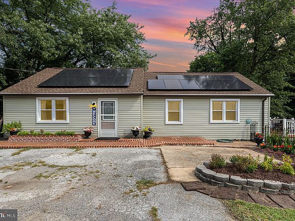 2nd image of 733 Mumper Ln #735