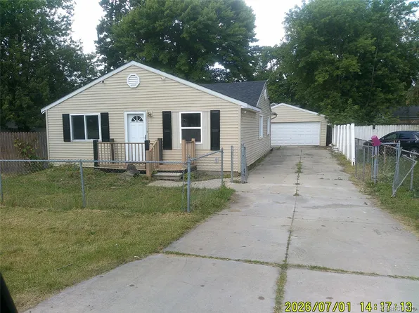 3490 Beveridge Rd, Flint, MI 48532