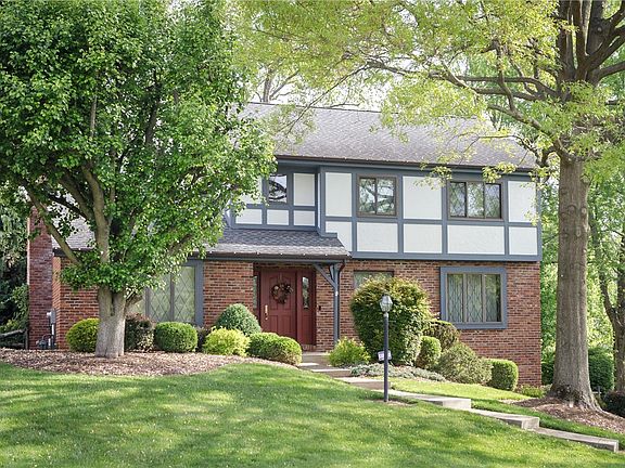 2nd image of 1185 Airedale Dr