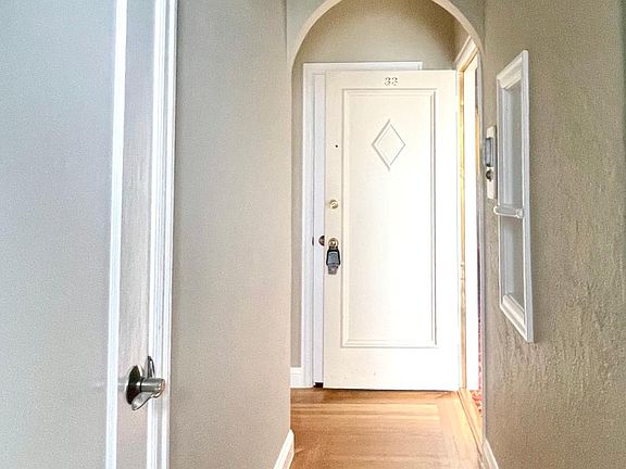 3rd image of 1595 Greenwich St APT 33