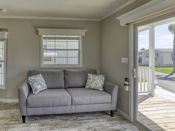 4th image of 2701 34th St N #308