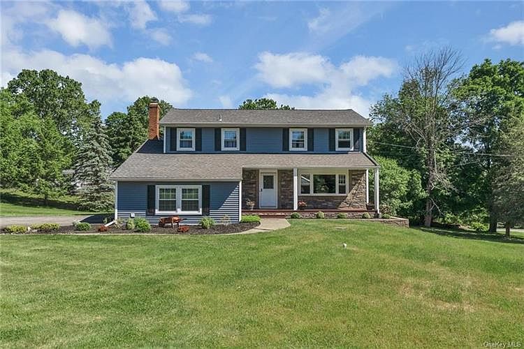 1st image of 6 Knoll Ct