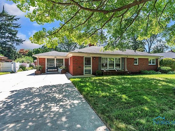 4th image of 3114 Radford Dr