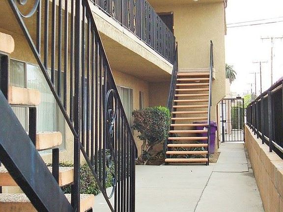 2nd image of 522 E 20th St APT 04